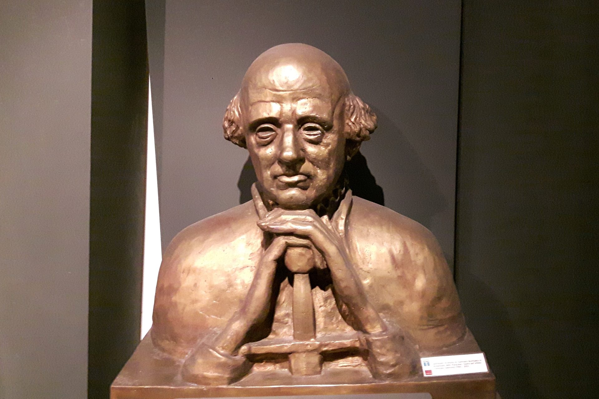 Paracelsus%20bronze%20bust%20in%20Rome%20%281%29.jpg